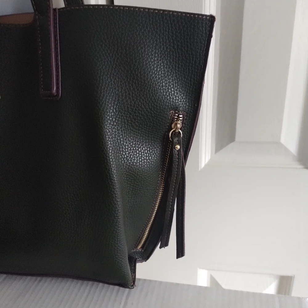 Travanti Pebble Faux Leather Olive Green Tote large with Pouch - Picture 7 of 10